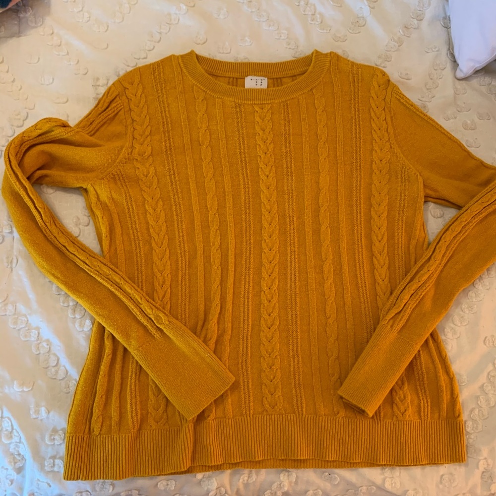 Pretty mustard sweater